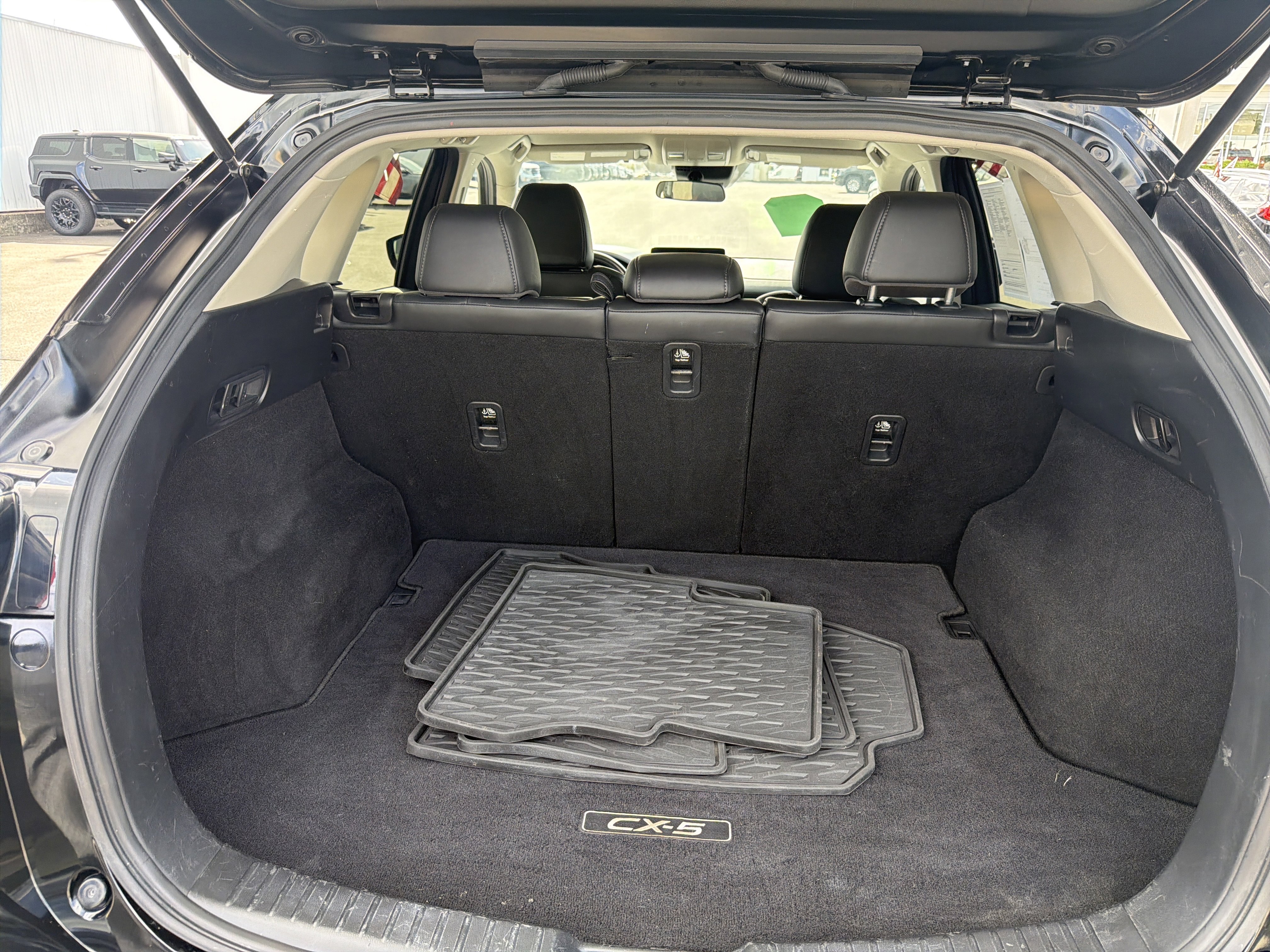 Used 2021 MAZDA CX-5 Touring image 29