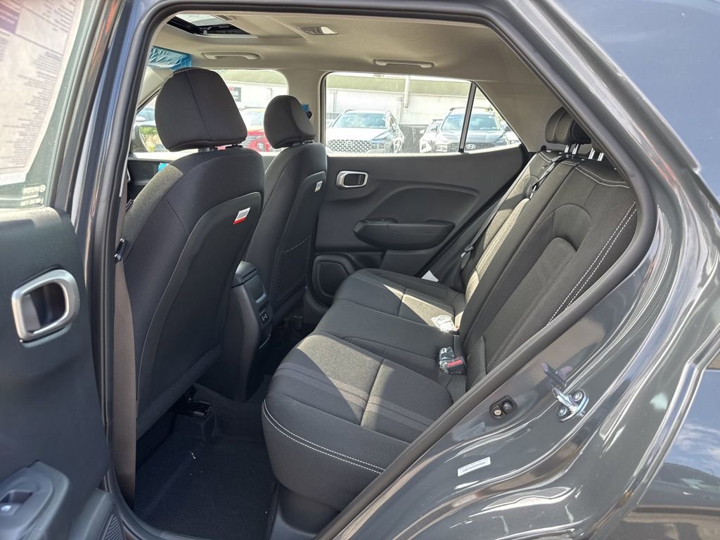New 2025 Hyundai Venue SEL image 15