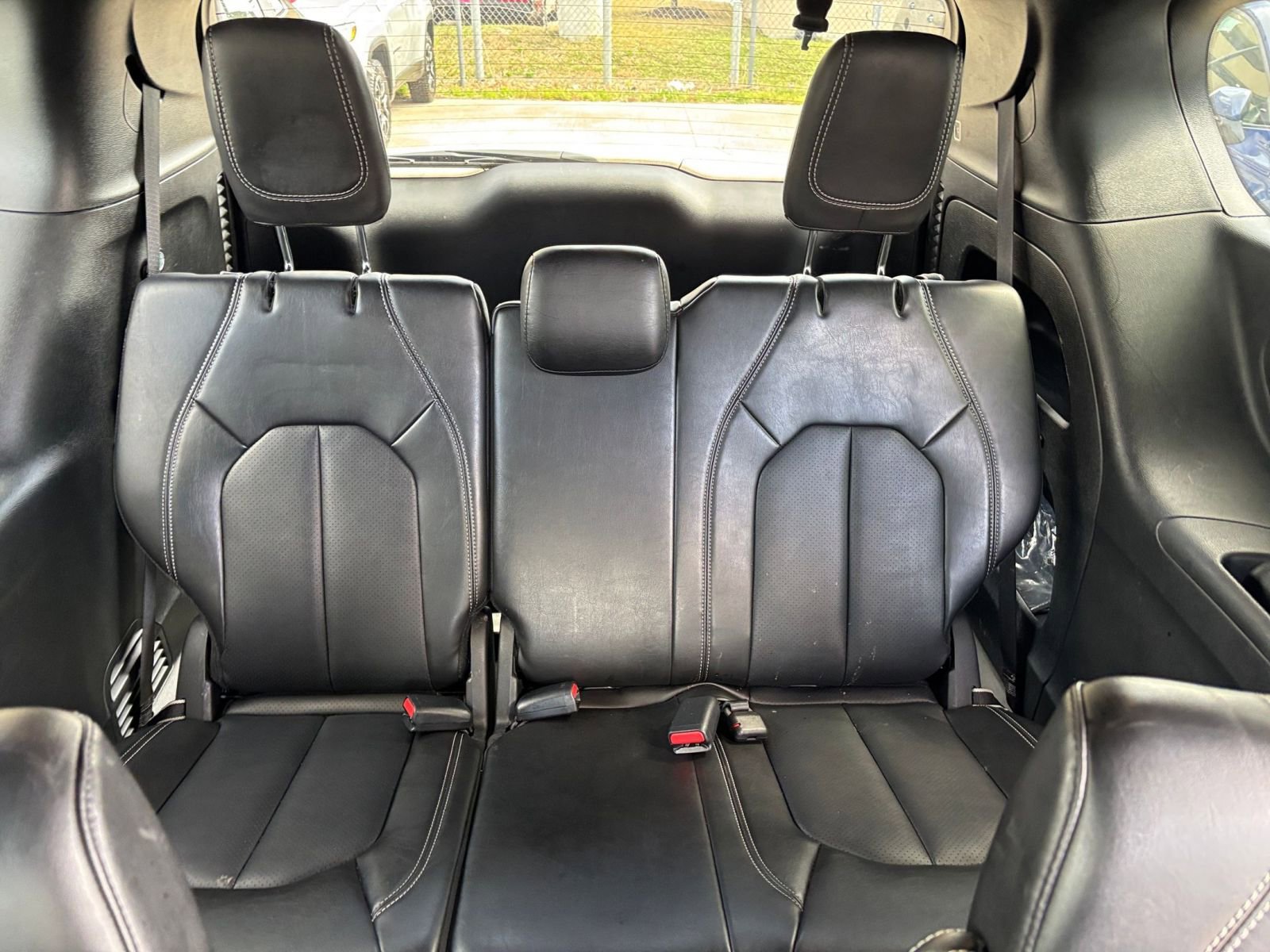 Used 2025 Chrysler Pacifica Select image 31