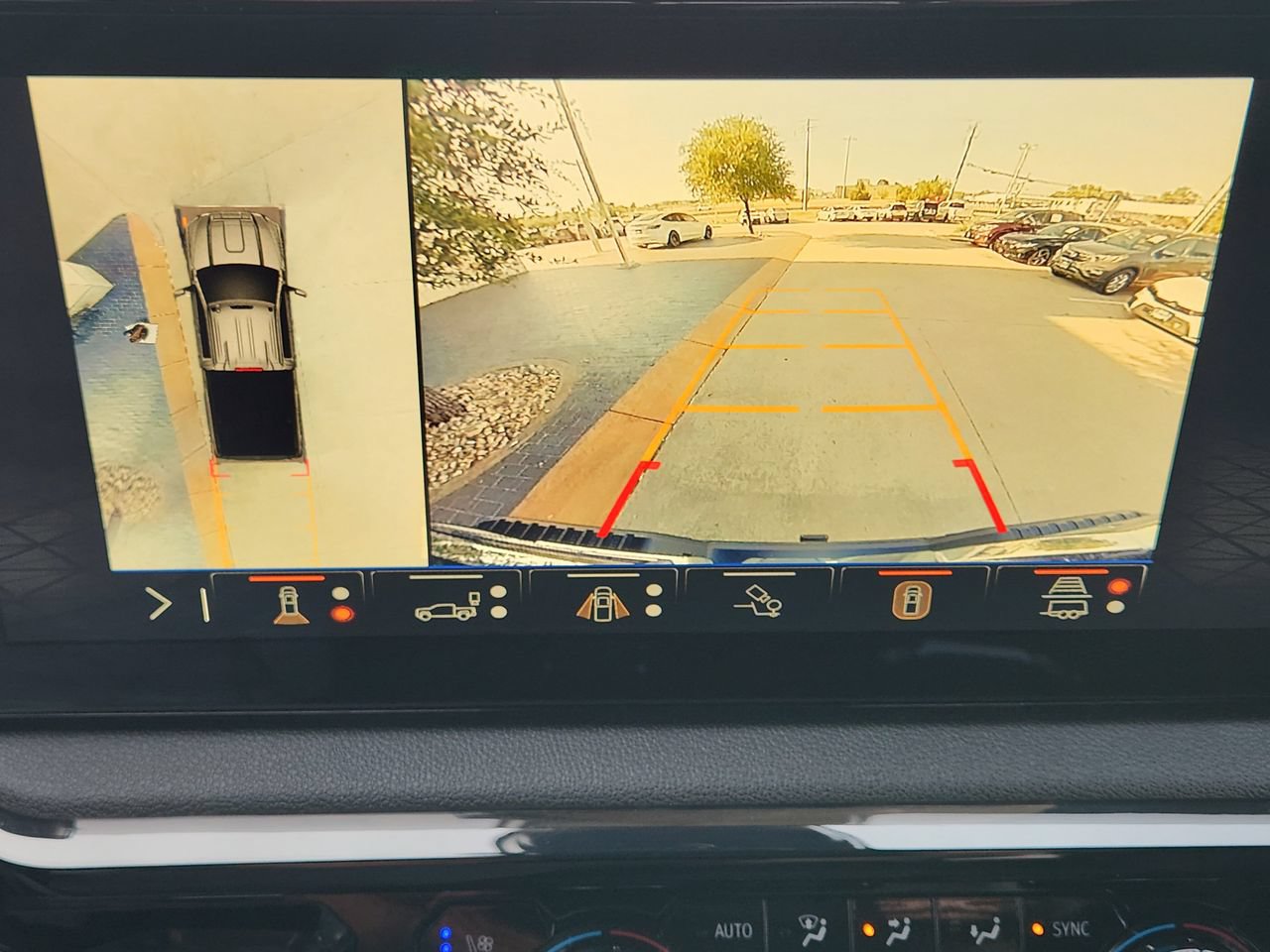 Used 2025 GMC Sierra 2500 AT4 w/ AT4 Premium Plus Package AWD/4WD image 17