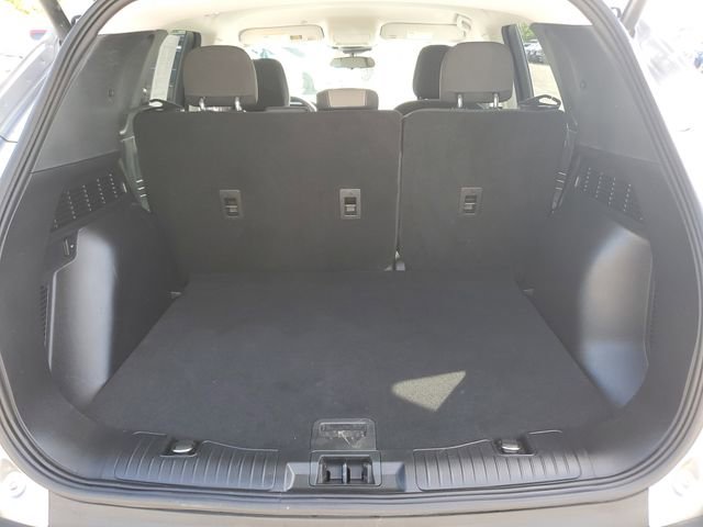 Used 2022 Ford Escape SE w/ SE Sport Appearance Package FWD image 9