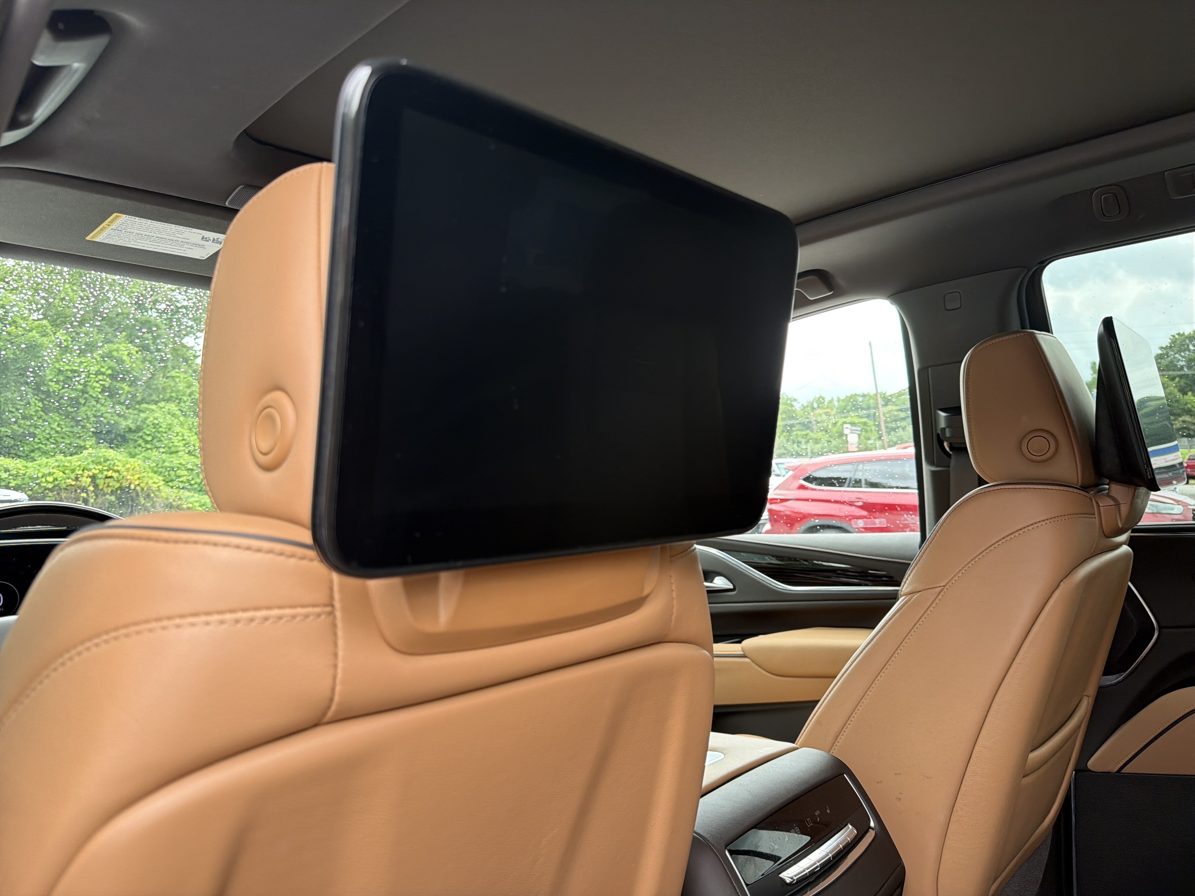 Certified 2024 Cadillac Escalade Sport w/ LPO, ONYX Package AWD/4WD image 21