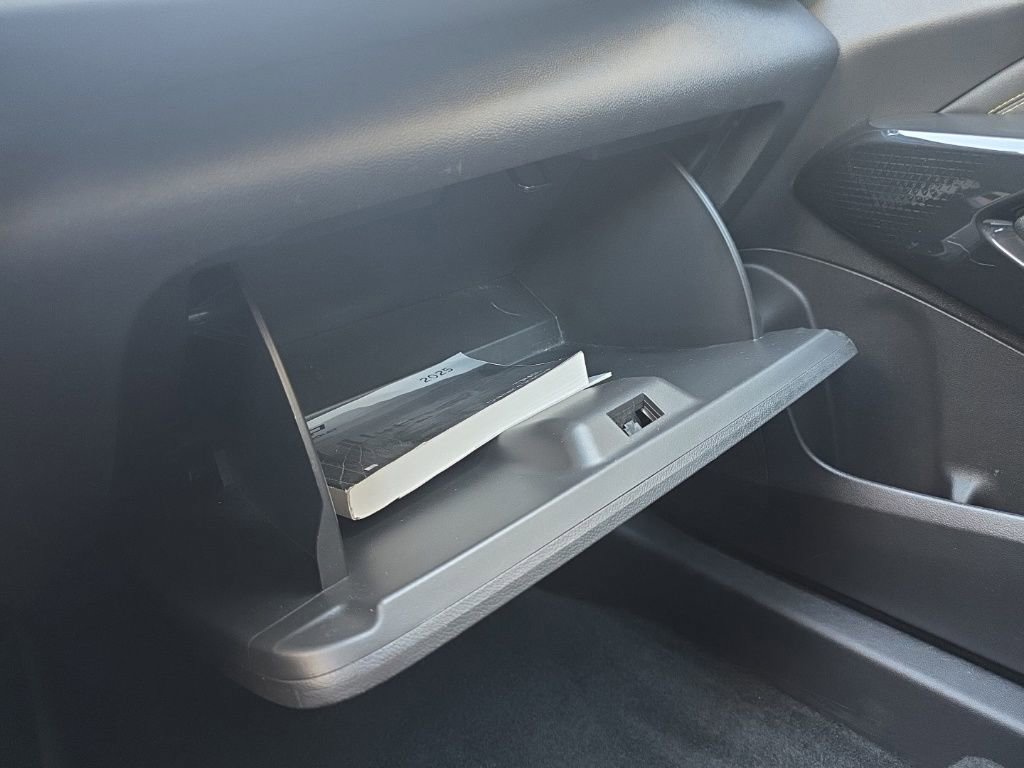 Used 2025 Chevrolet Trax LT FWD image 31