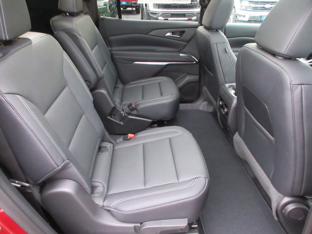 New 2026 Chevrolet Traverse LT w/ Sun and Wheel Package AWD/4WD image 17