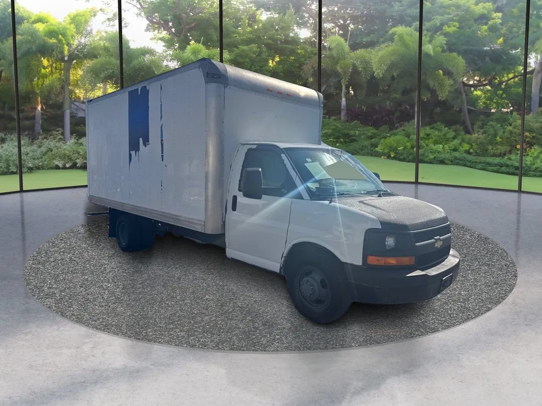 Used 2015 Chevrolet Express 3500 Extended RWD image 3