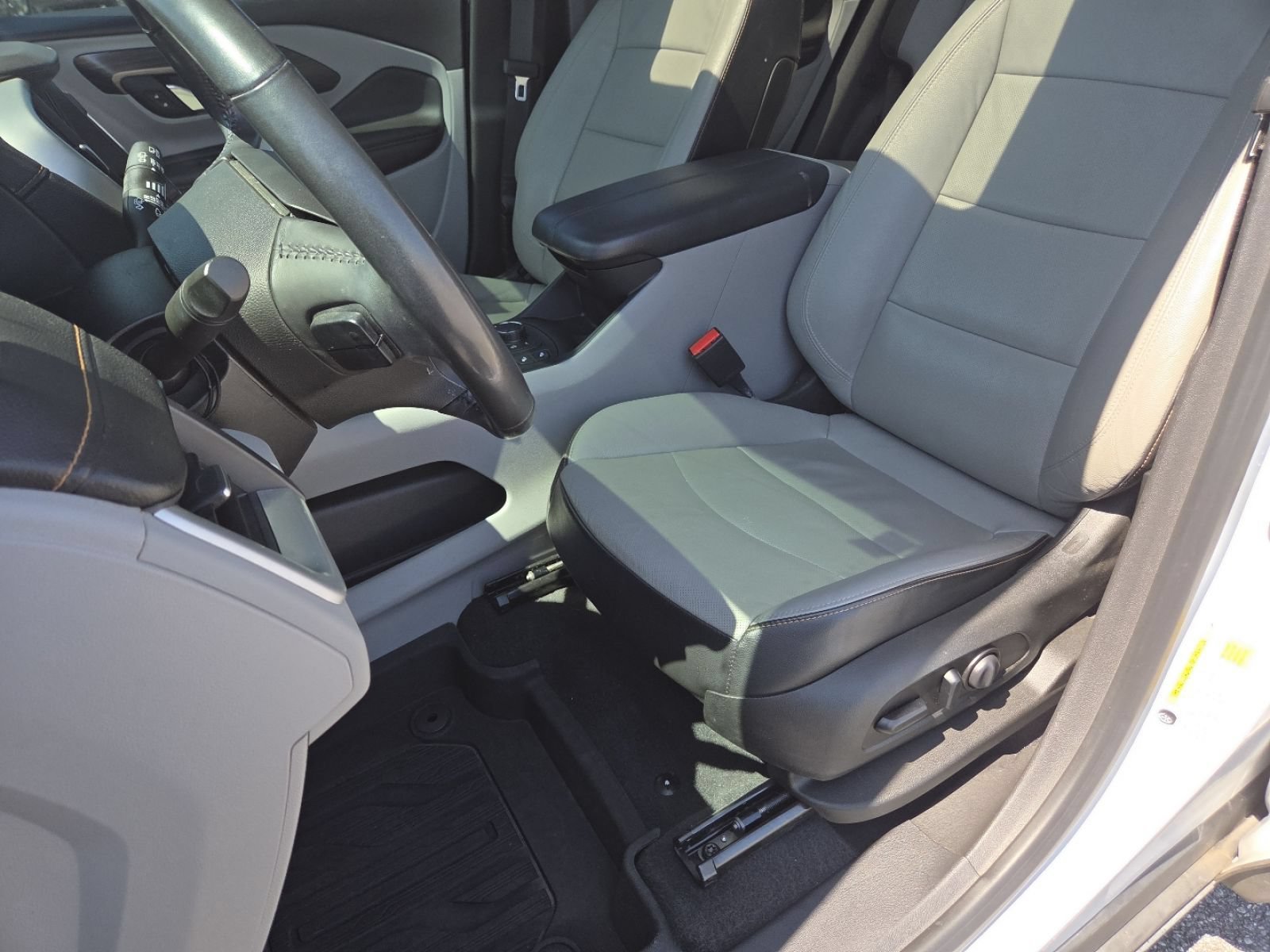 Used 2021 GMC Terrain SLT w/ LPO, Floor Liner Package FWD image 27