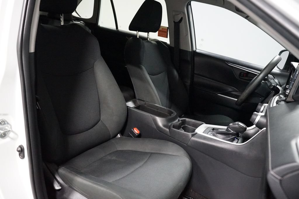 Used 2021 Toyota RAV4 LE FWD image 24