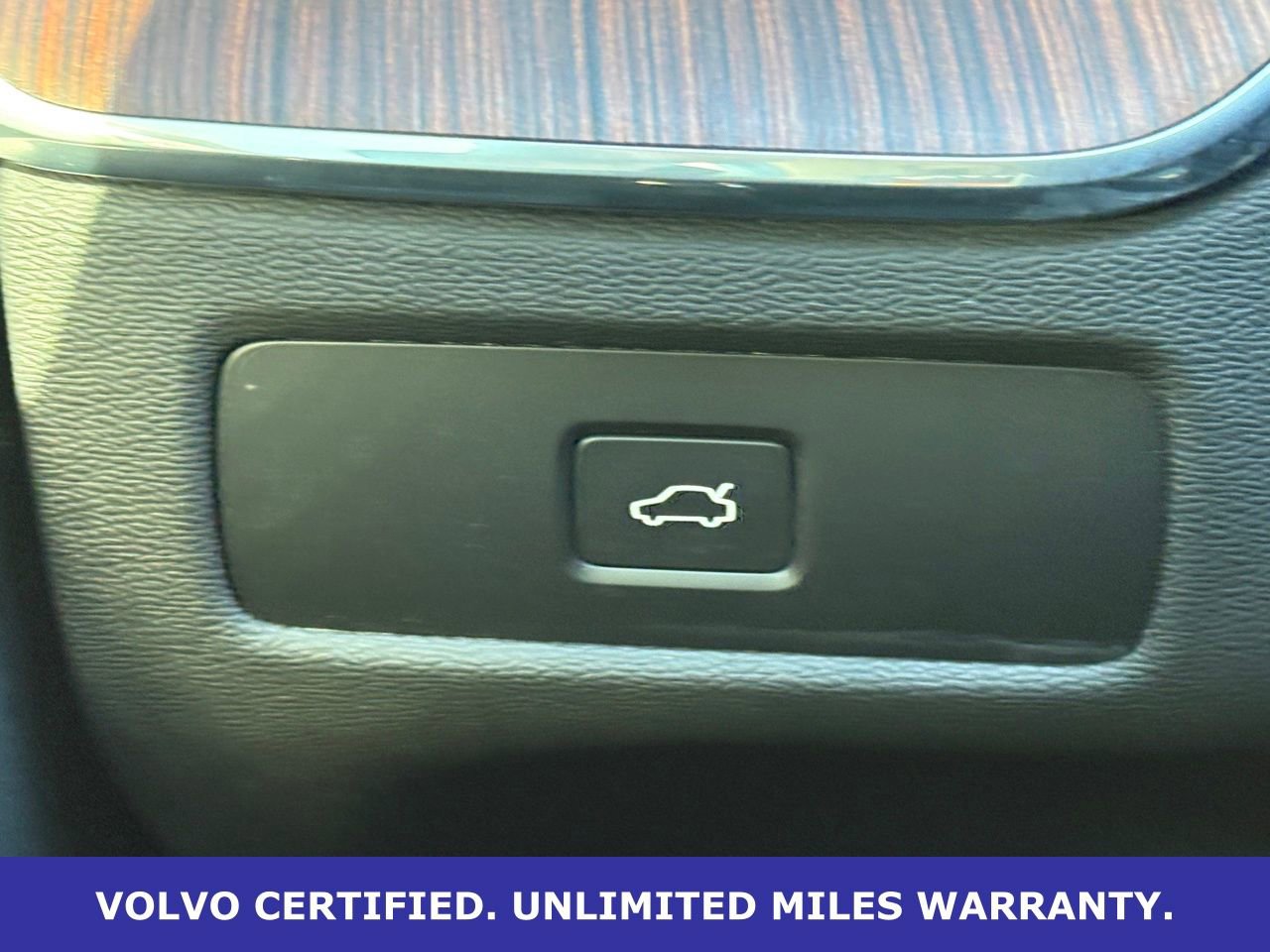 Certified 2024 Volvo XC60 B5 Ultimate image 21
