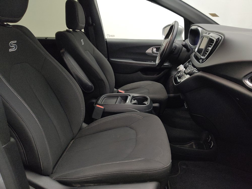 Used 2018 Chrysler Pacifica Touring Plus w/ S Appearance Package FWD image 21