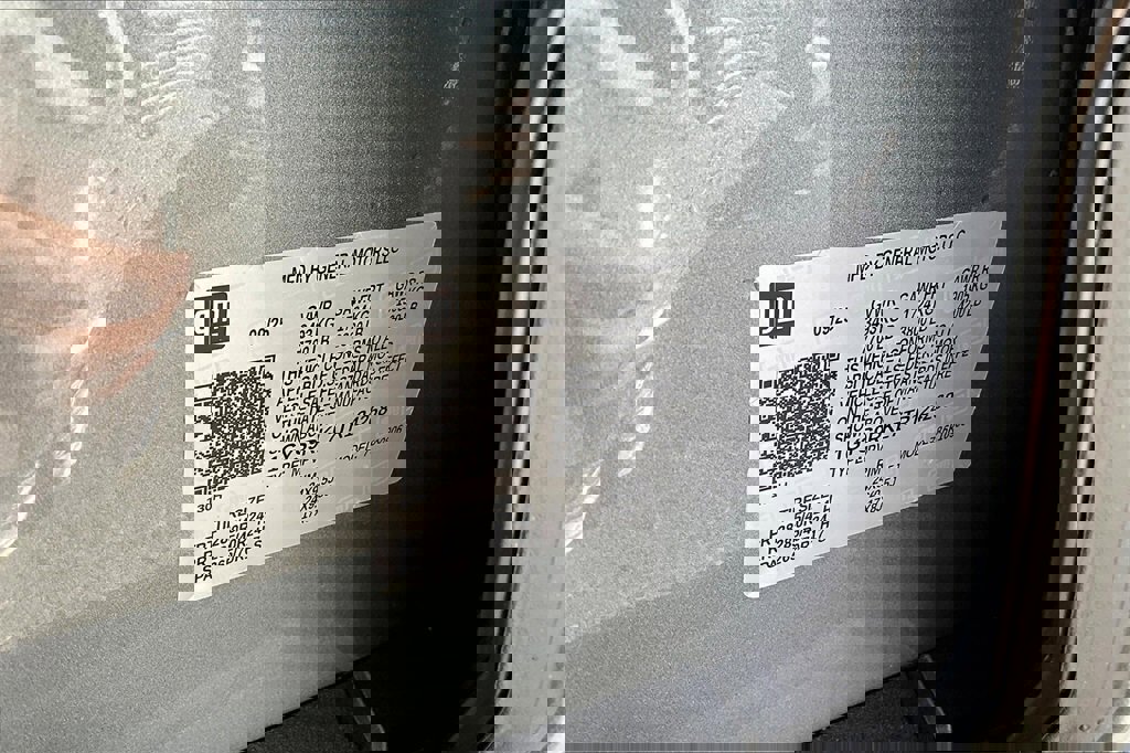 New 2026 Cadillac Escalade ESV Platinum Sport w/ LPO, Floor Liner Package image 13