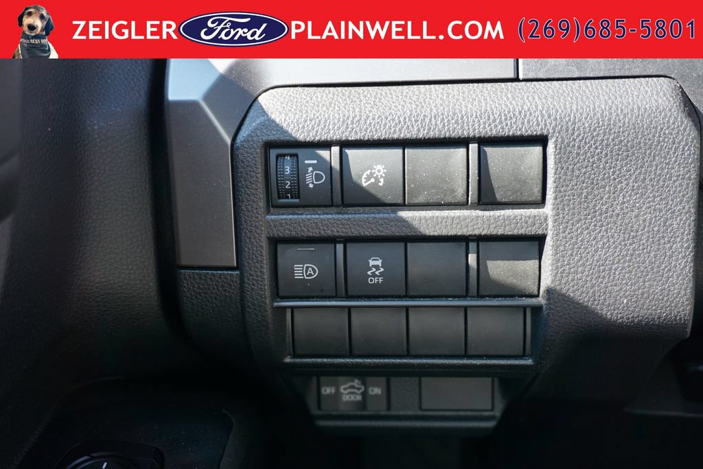 Used 2025 Toyota Tacoma TRD Off-Road AWD/4WD image 28