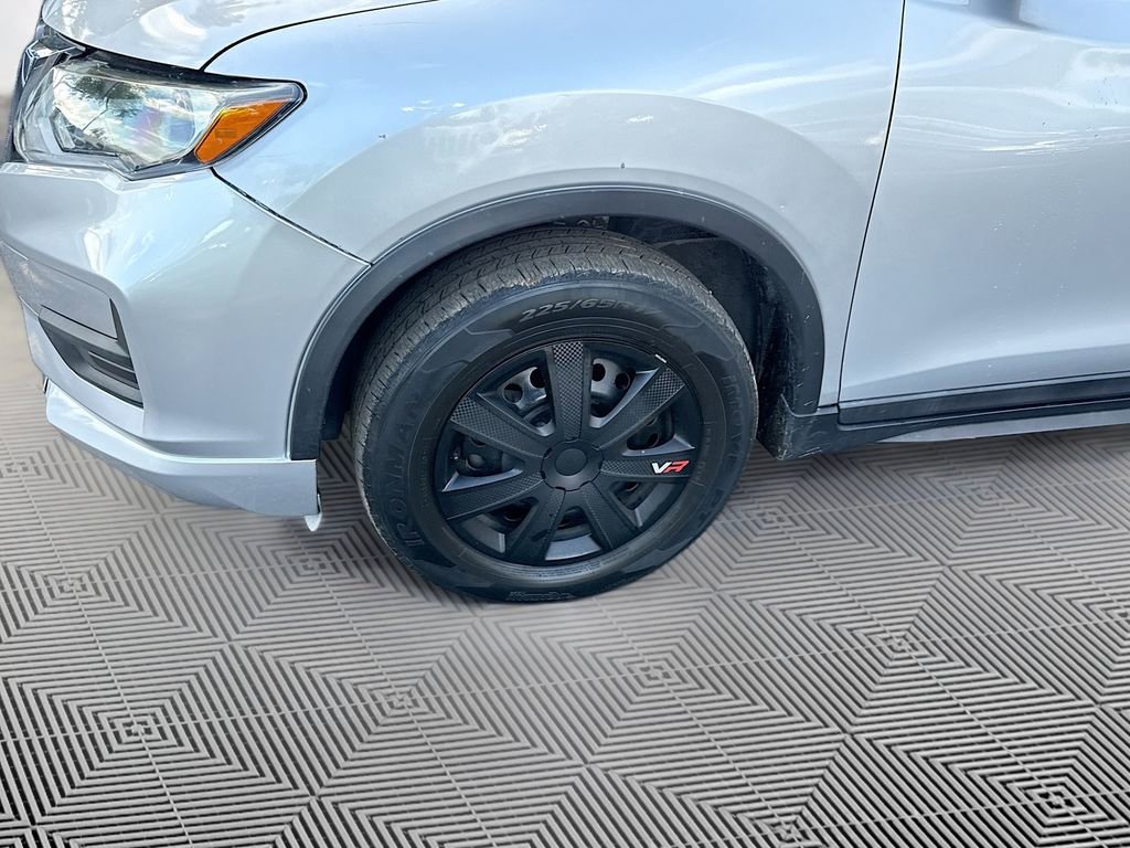 Used 2020 Nissan Rogue S image 10