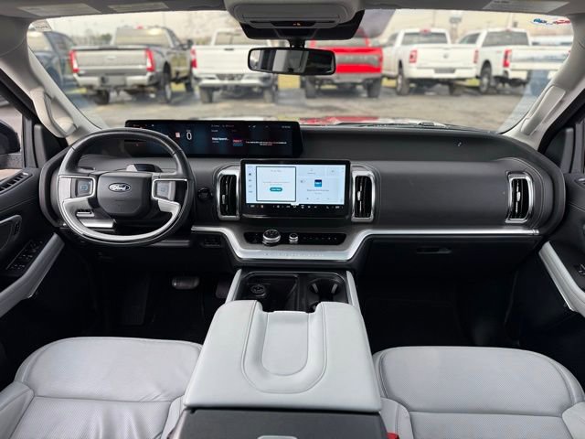 Certified 2025 Ford Expedition Platinum image 2