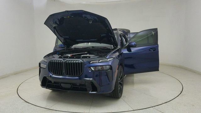 Used 2024 BMW X7 xDrive40i w/ Executive Package image 76