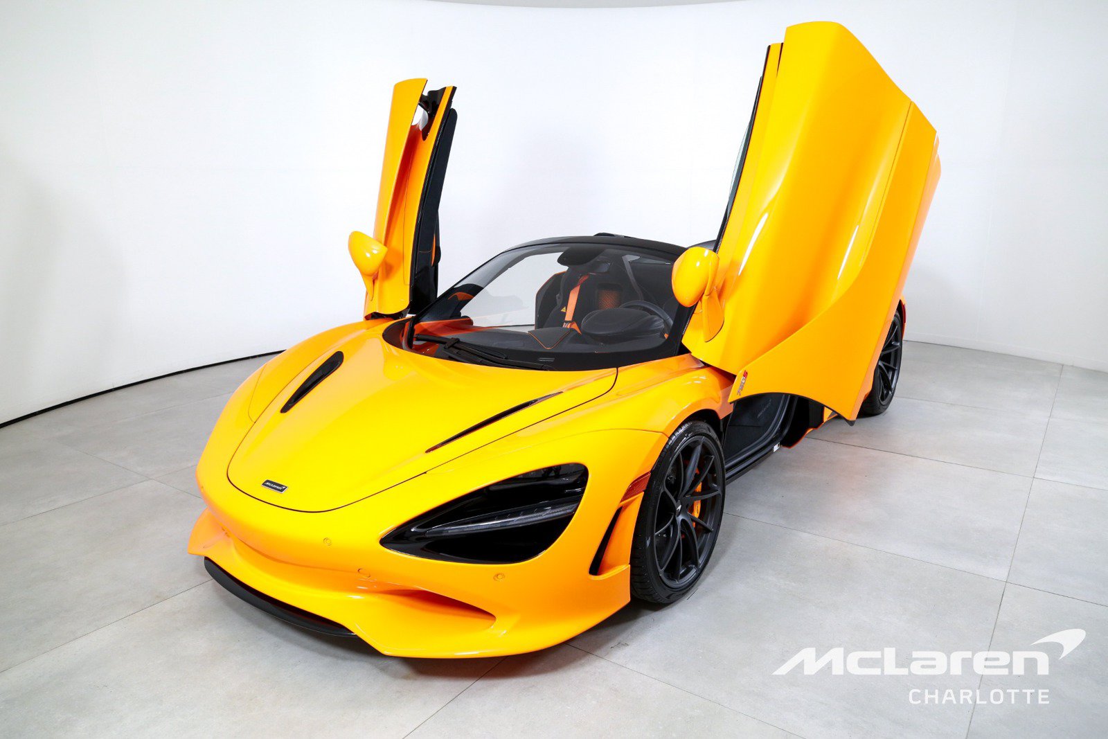 Used 2026 McLaren 750S Spider RWD image 6