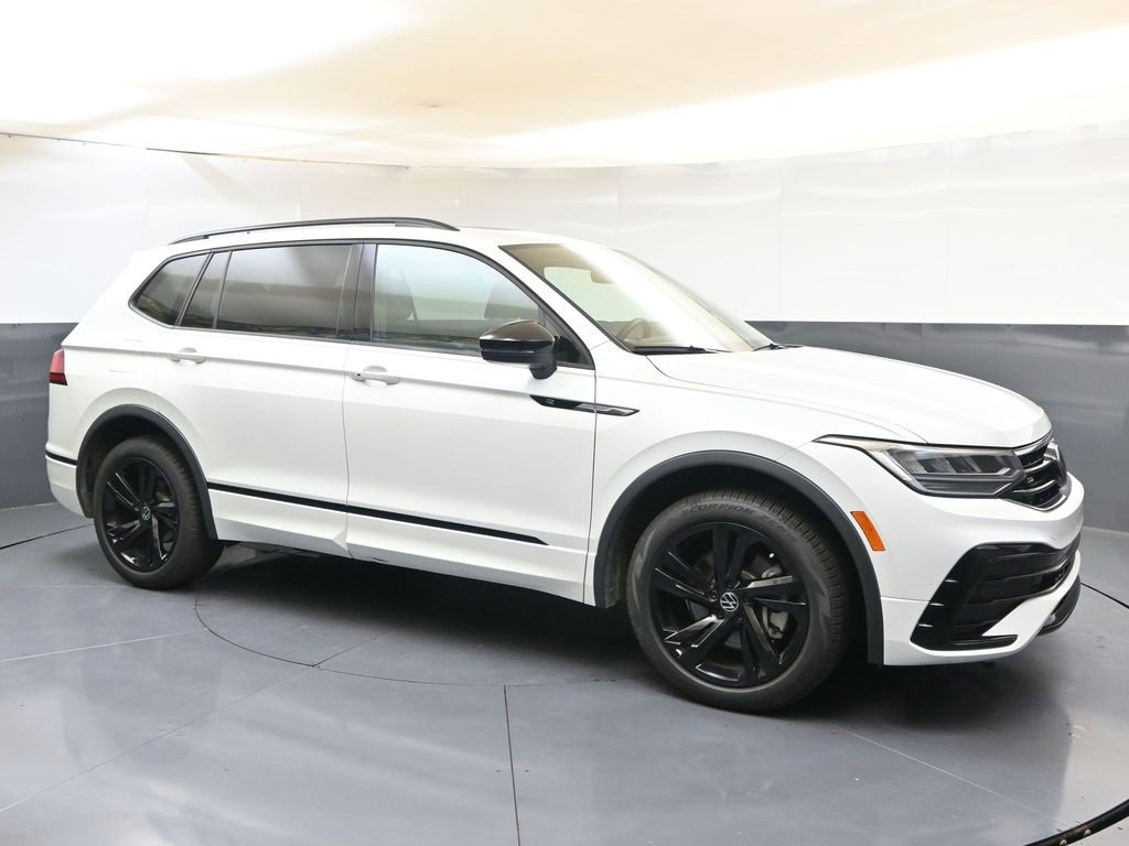 Used 2024 Volkswagen Tiguan SE R-Line image 7