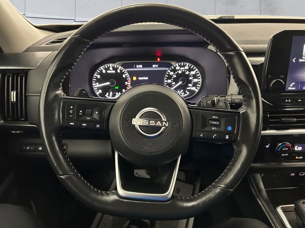 Used 2024 Nissan Pathfinder SL FWD image 9