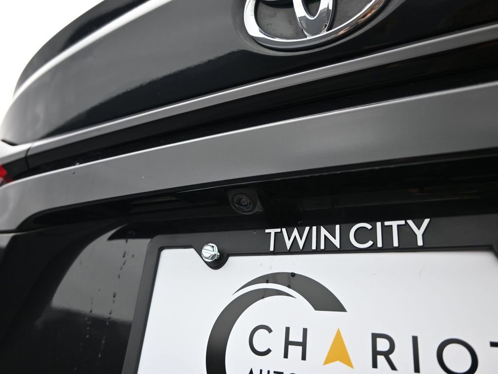 Used 2022 Toyota Corolla SE FWD image 40