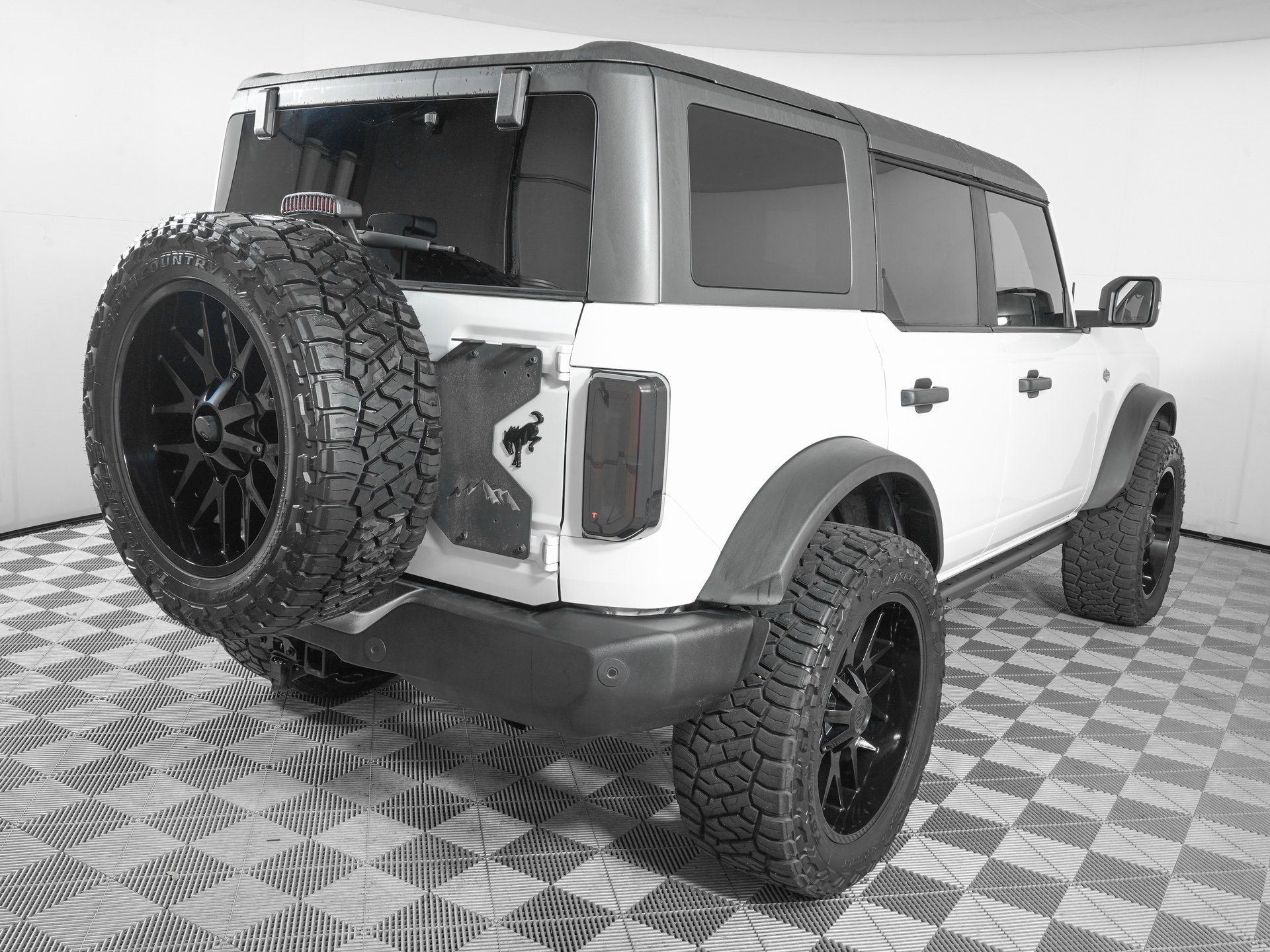 Used 2023 Ford Bronco Wildtrak image 5