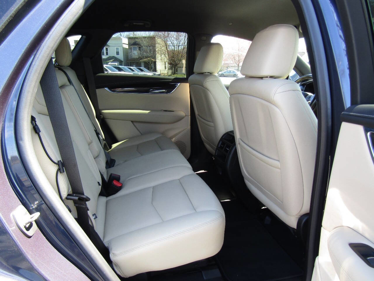 Used 2019 Cadillac XT5 AWD image 24