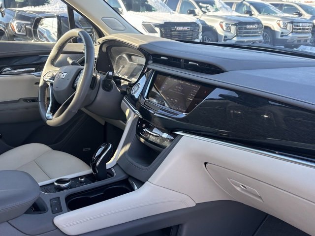 Used 2023 Cadillac XT6 Premium Luxury image 16