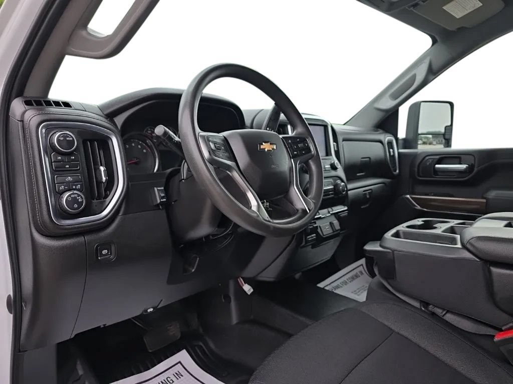 Used 2020 Chevrolet Silverado 3500 LT AWD/4WD image 13
