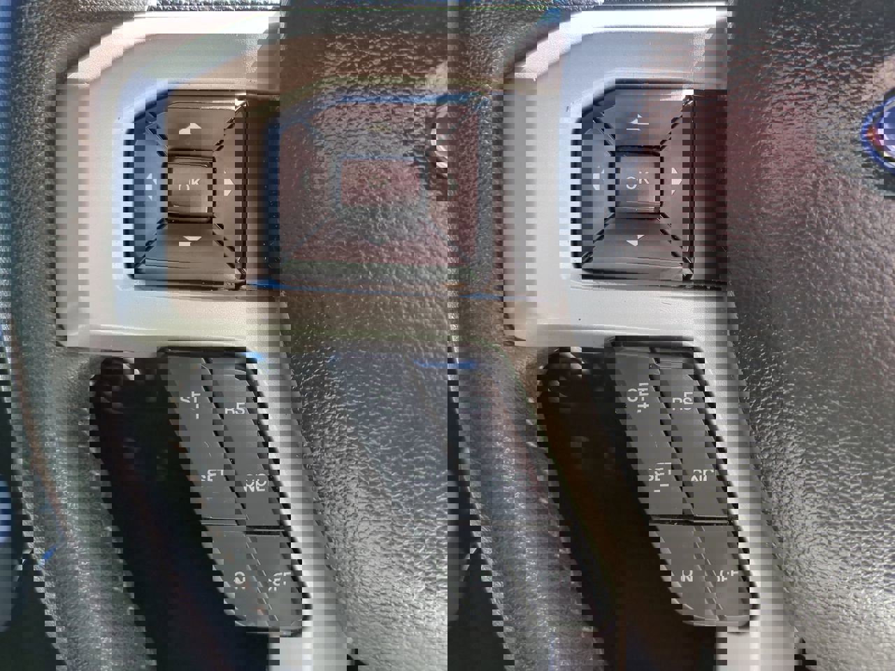 Used 2018 Ford F150 Lariat w/ Trailer Tow Package image 23