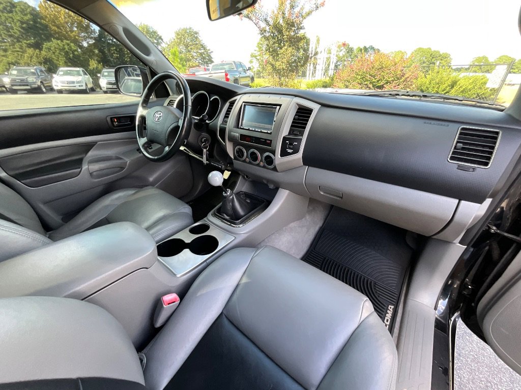 Used 2006 Toyota Tacoma X-Runner RWD image 33