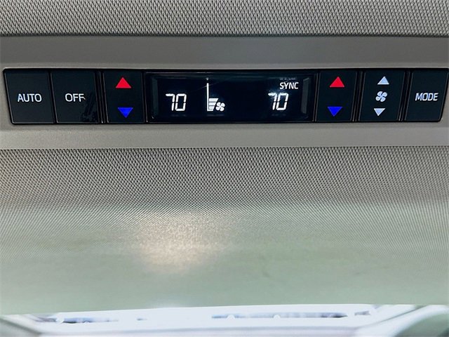 Used 2025 Toyota Sienna XLE image 24