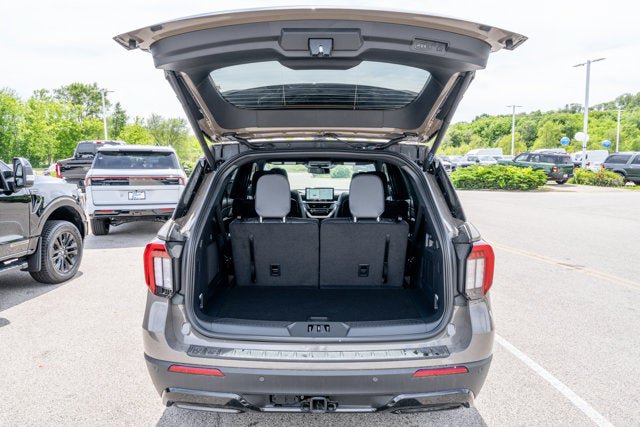 New 2026 Ford Explorer ST-Line w/ ST-Line Street Pack AWD/4WD image 6
