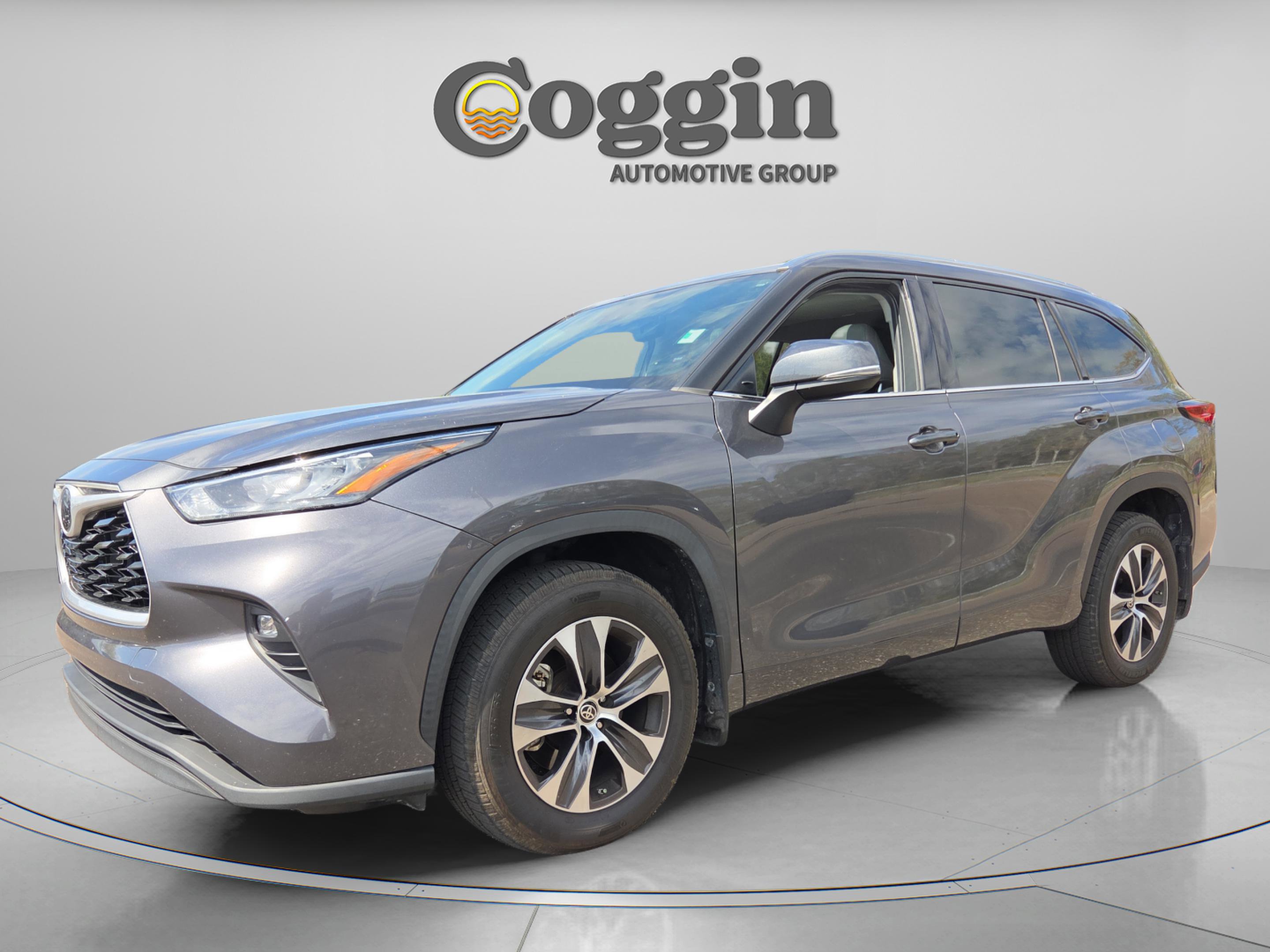 Used 2020 Toyota Highlander XLE image 1