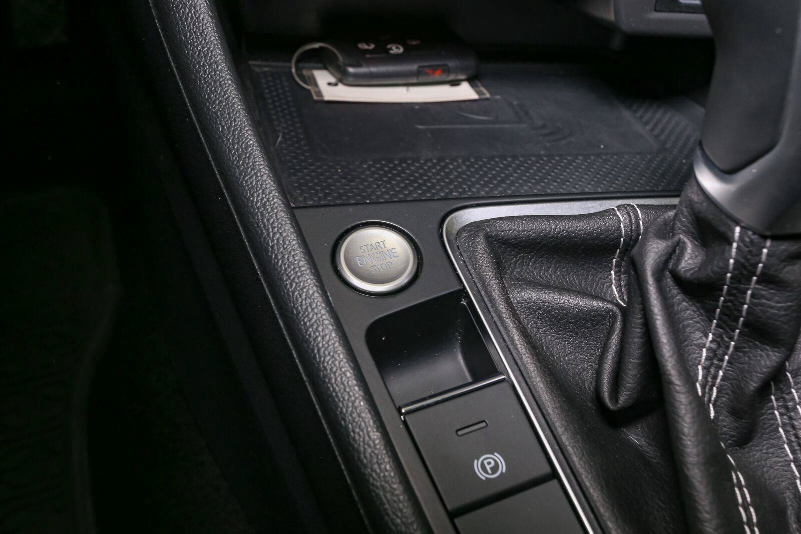 Certified 2023 Volkswagen Jetta SEL FWD image 37
