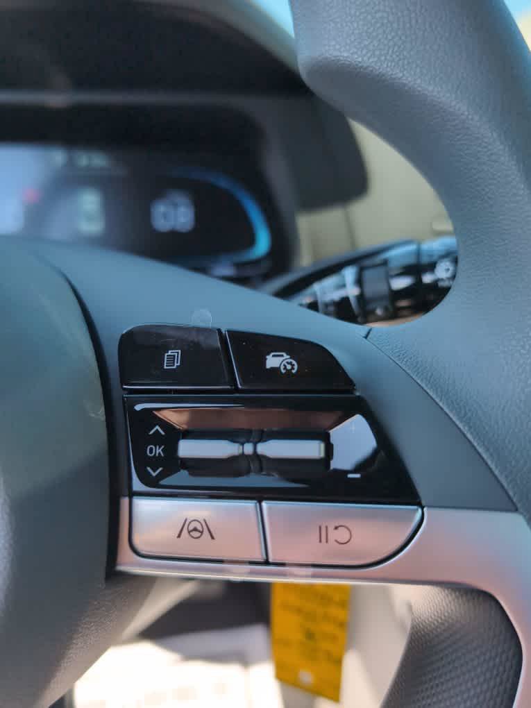 New 2026 Hyundai Elantra SE FWD image 30