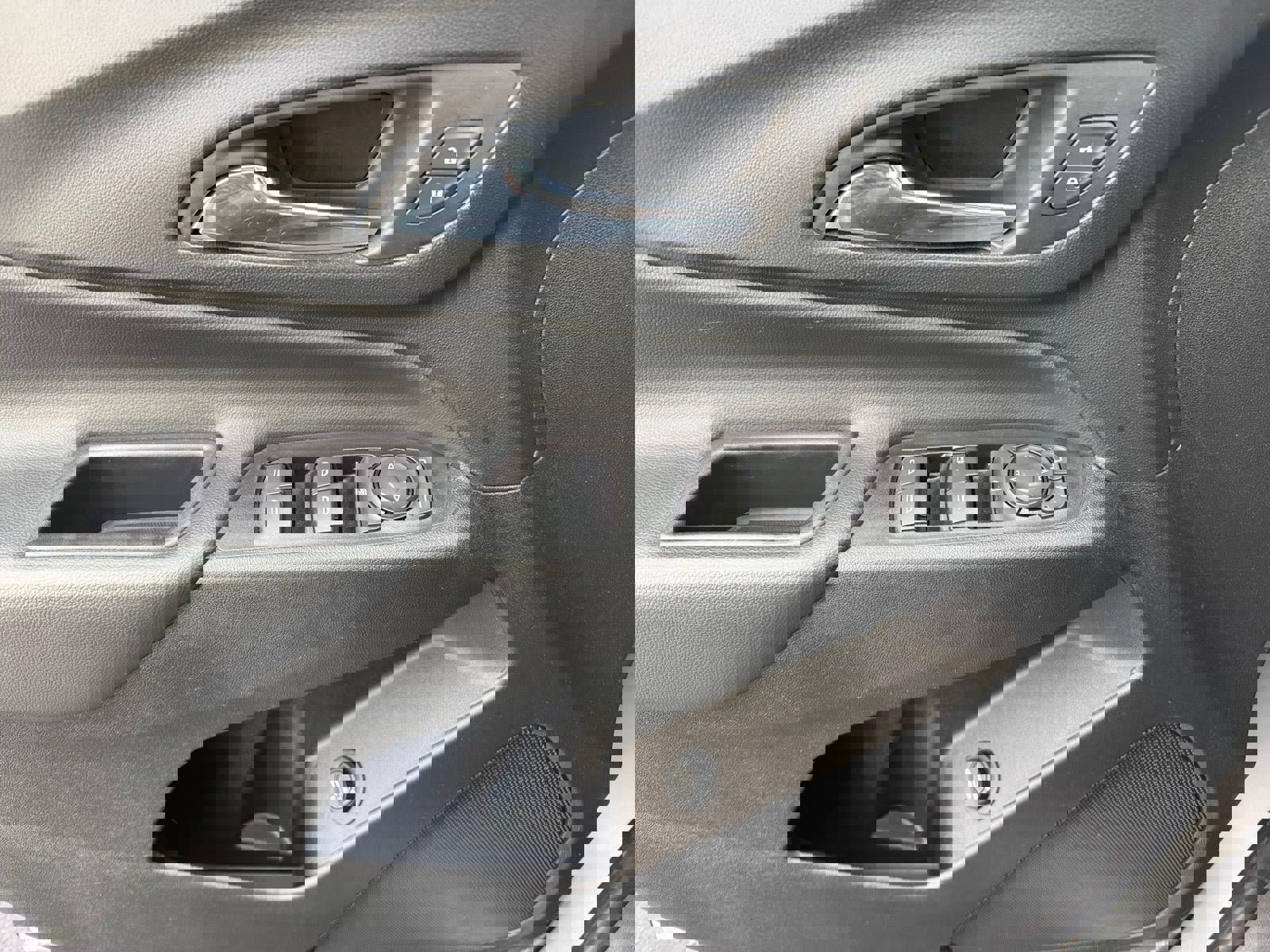 Used 2018 Chevrolet Equinox LT image 12