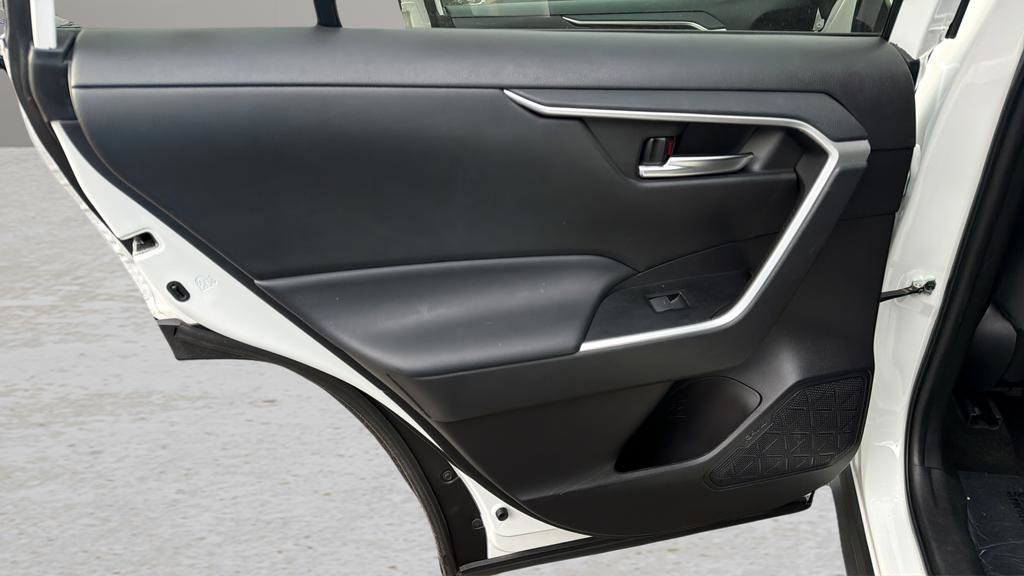 Used 2022 Toyota RAV4 XLE image 13