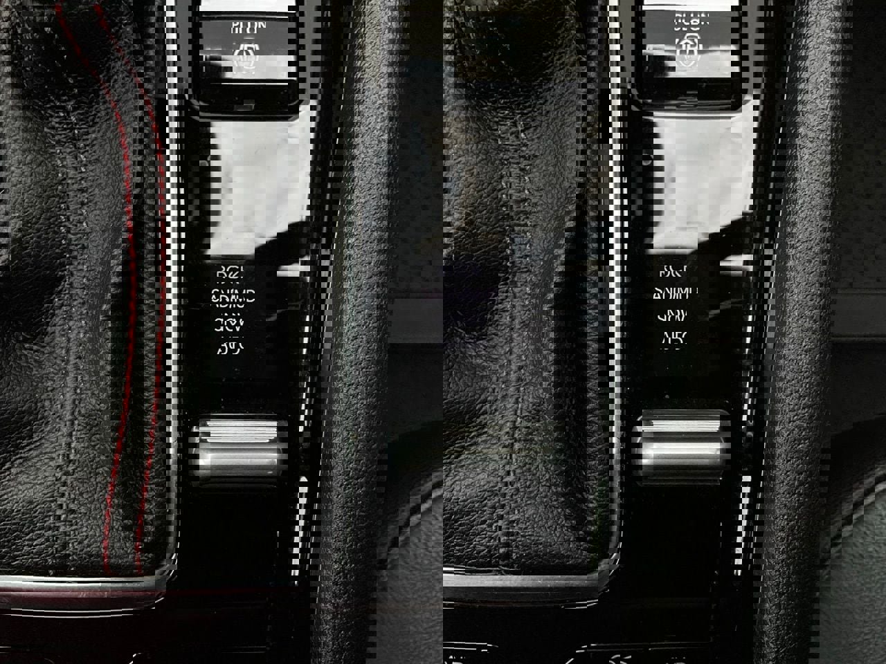 Used 2025 Jeep Compass Trailhawk w/ Trailer Tow Group image 23