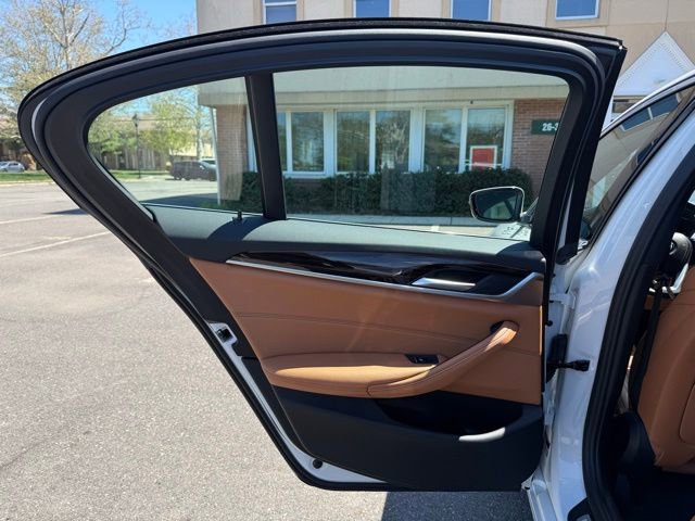 Used 2022 BMW 530i xDrive w/ Convenience Package image 27