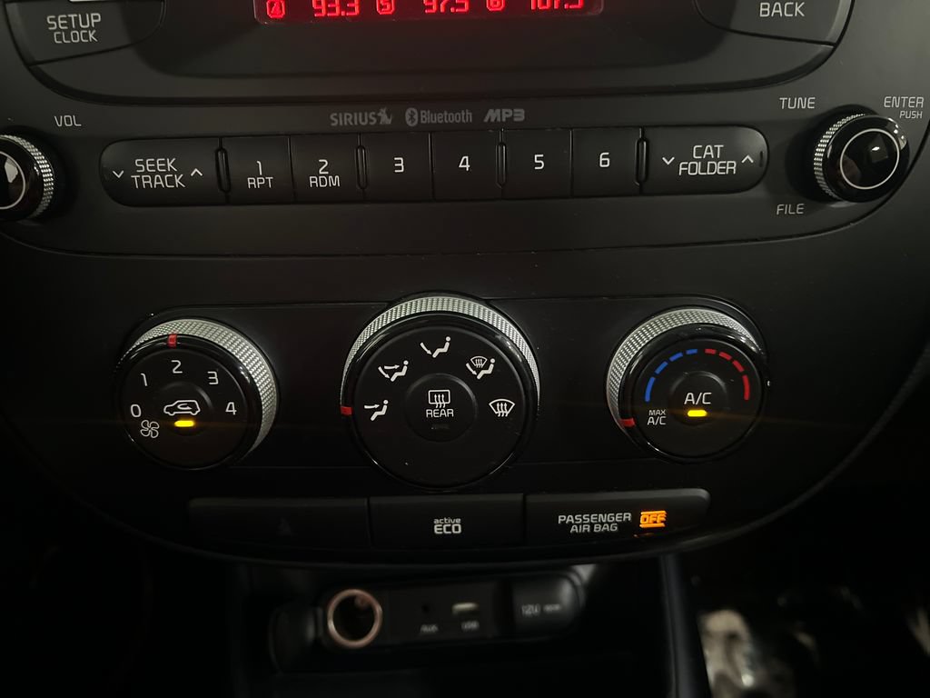 Used 2015 Kia Soul FWD image 20