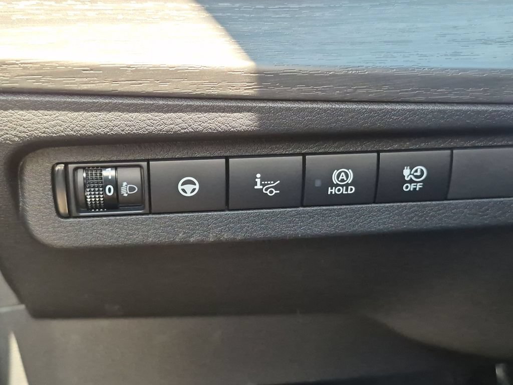Used 2024 Nissan Ariya AWD image 22