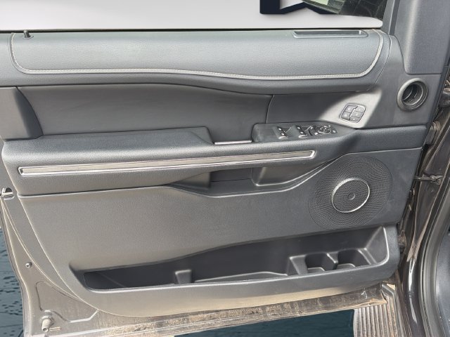 Used 2024 Ford Expedition XLT RWD image 20