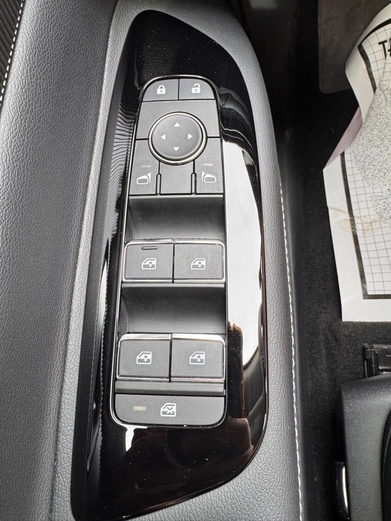 Used 2025 Nissan Murano SV AWD/4WD image 24