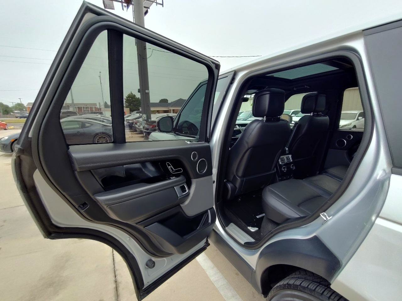 Used 2019 Land Rover Range Rover Supercharged AWD/4WD image 33