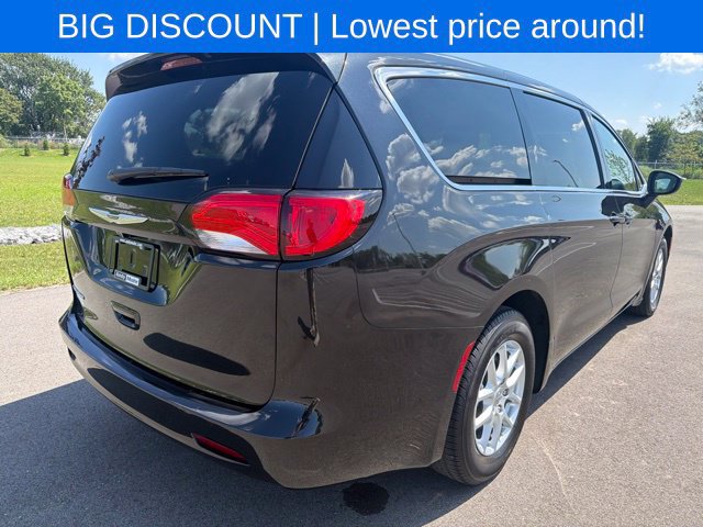 Used 2022 Chrysler Voyager LX FWD image 9