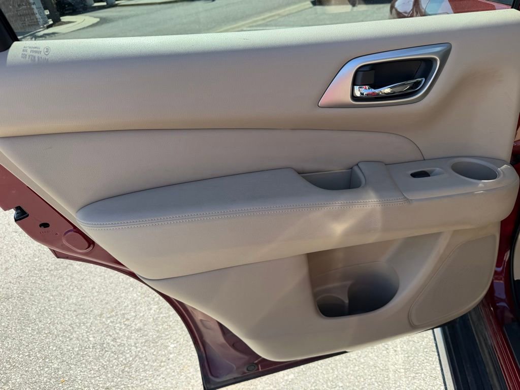 Used 2020 Nissan Pathfinder SL image 11