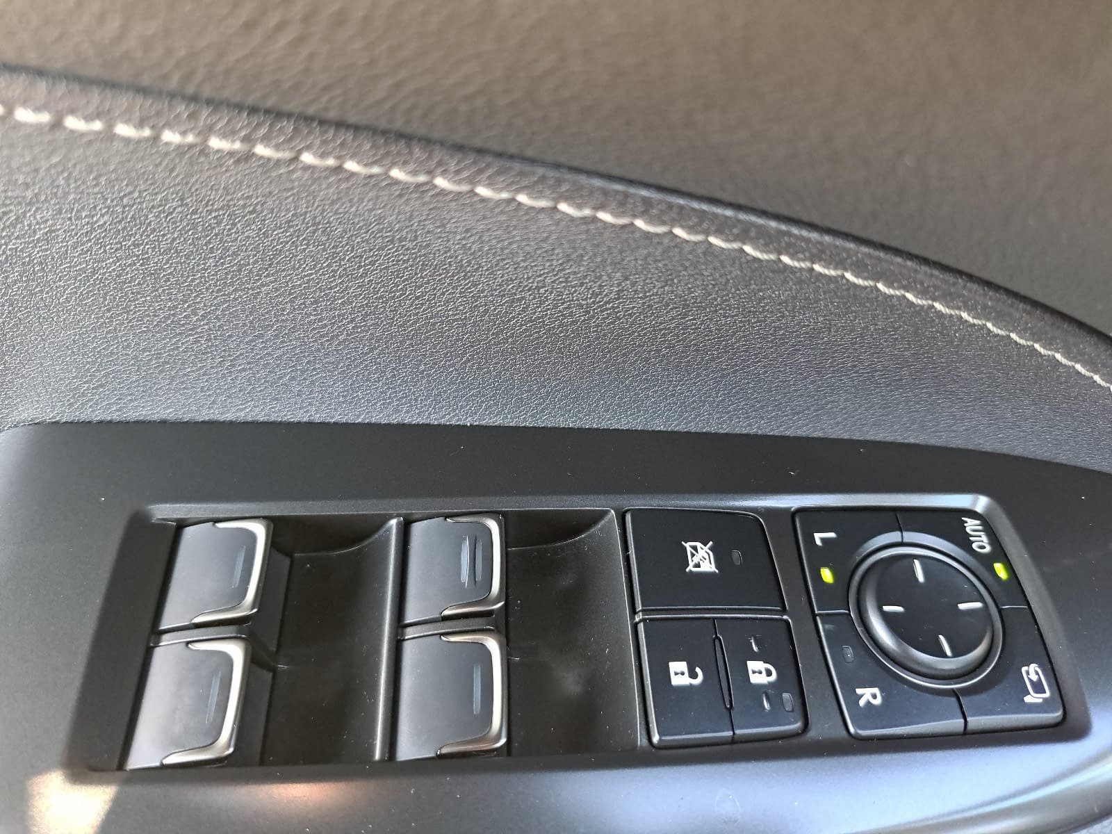Used 2026 Lexus NX 350h AWD w/ Accessory Package (2T) image 31