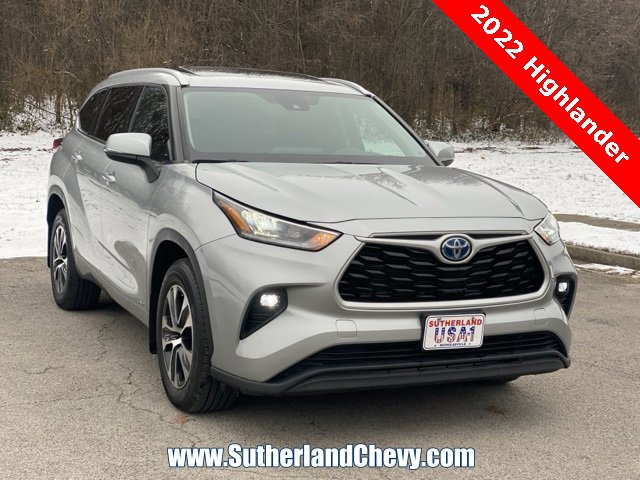 Used 2022 Toyota Highlander XLE image 1