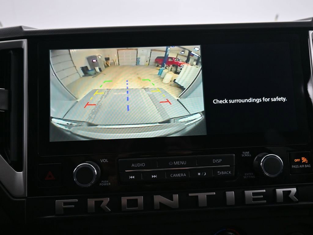 Used 2025 Nissan Frontier SV image 18