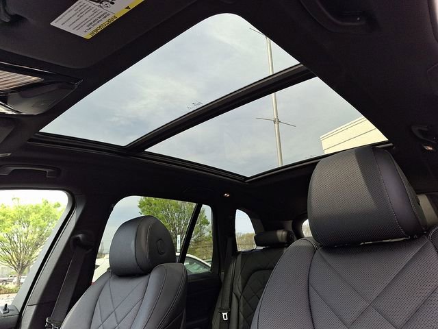 Used 2023 BMW X5 xDrive40i w/ Premium Package AWD/4WD image 14
