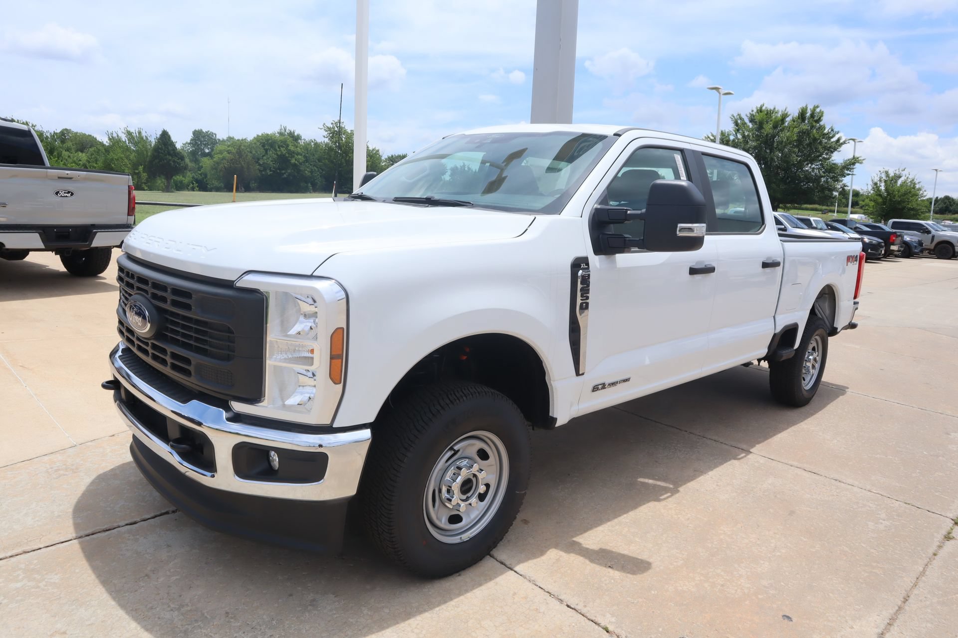 New 2026 Ford F250 XL w/ FX4 Off-Road Package AWD/4WD image 9