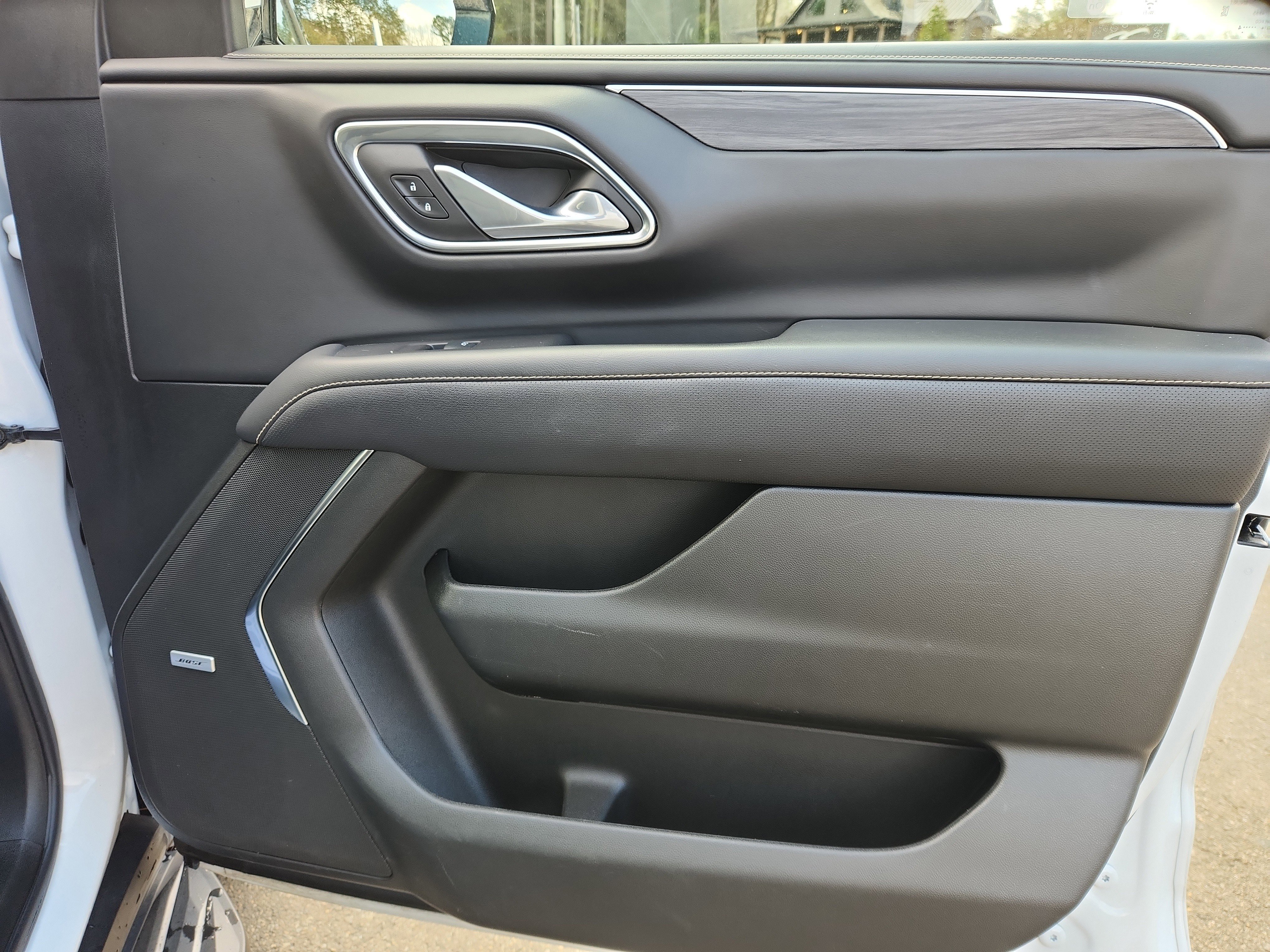 Used 2024 GMC Yukon SLT image 41